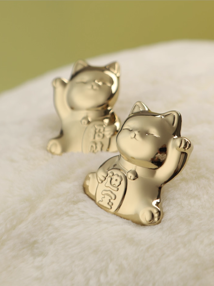 Wealth-Attracting Cat