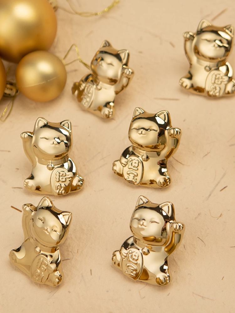 Wealth-Attracting Cat